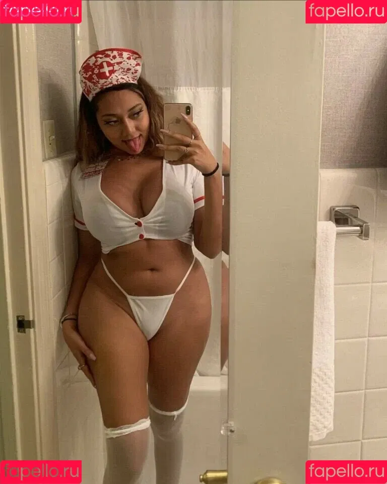 Elison Avocado Onlyfans Photo Gallery 