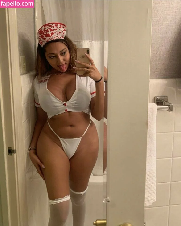 Elison Avocado Onlyfans Photo Gallery 