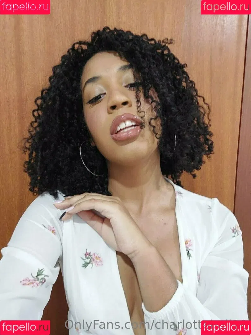 its_charl0ttehall Onlyfans Photo Gallery 