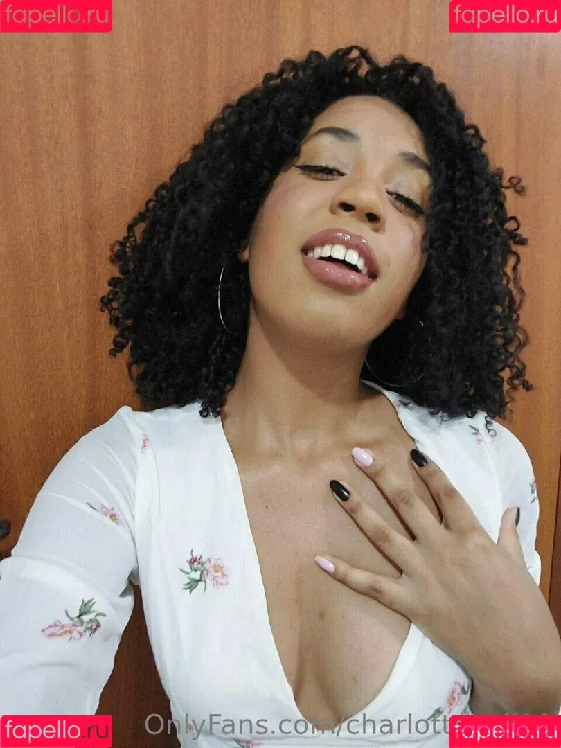 its_charl0ttehall Onlyfans Photo Gallery 
