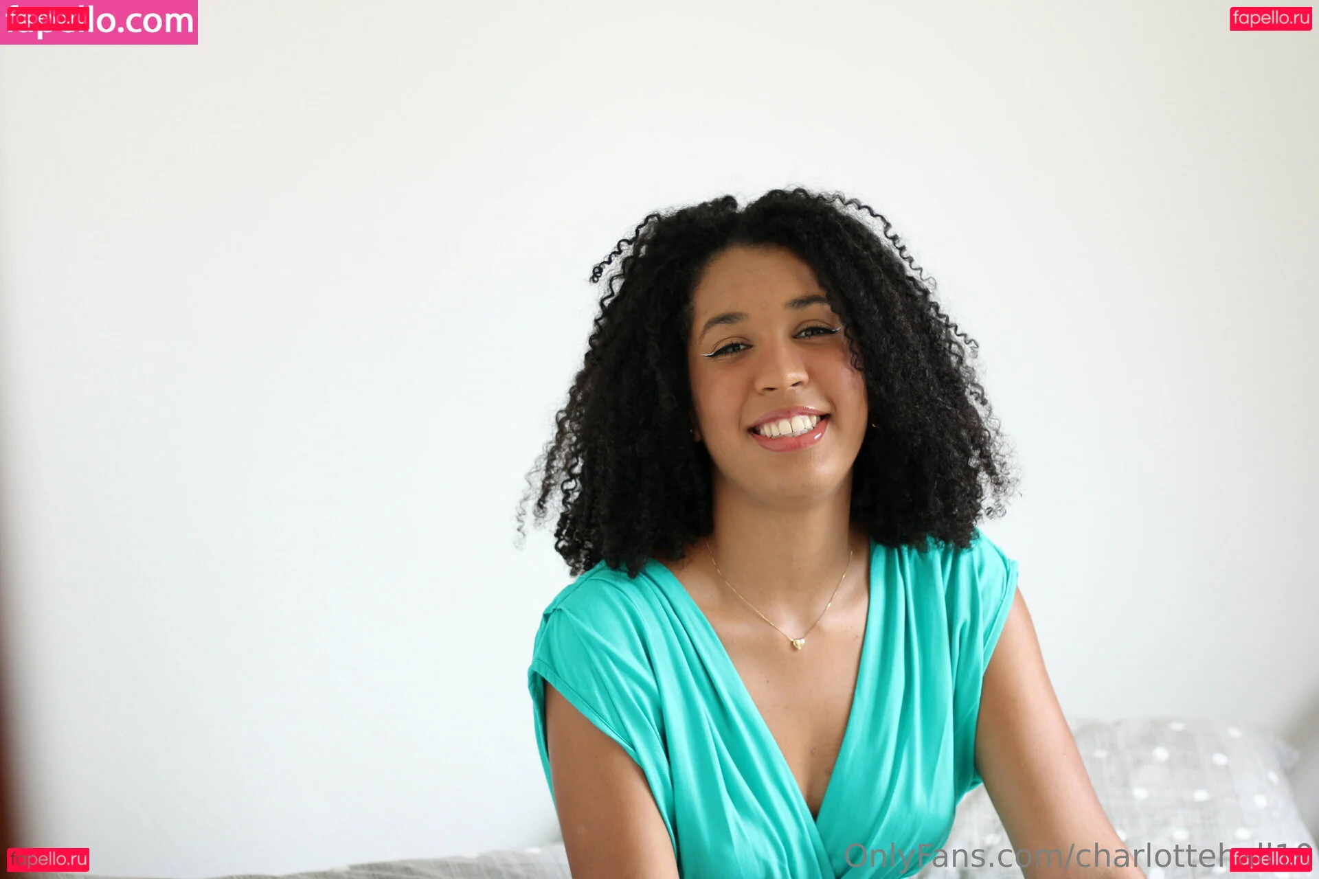 its_charl0ttehall Onlyfans Photo Gallery 