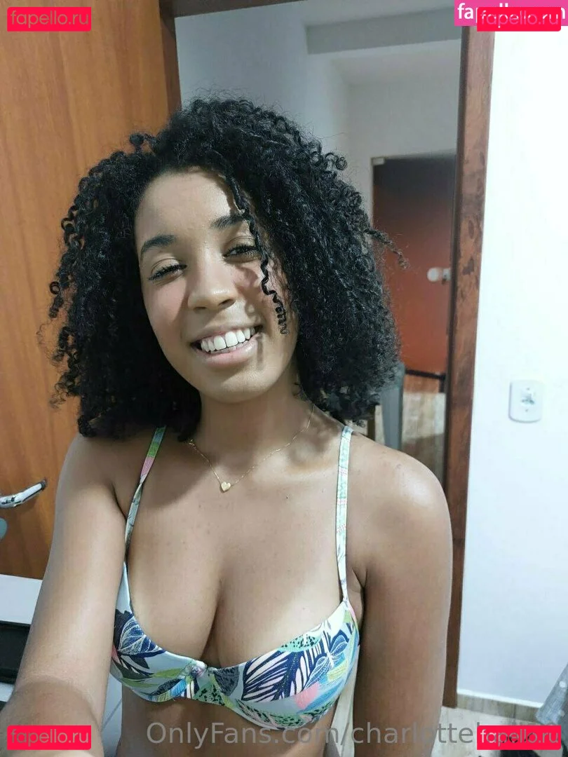 its_charl0ttehall Onlyfans Photo Gallery 