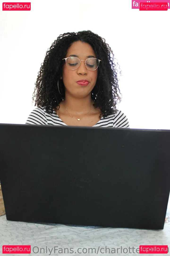 its_charl0ttehall Onlyfans Photo Gallery 