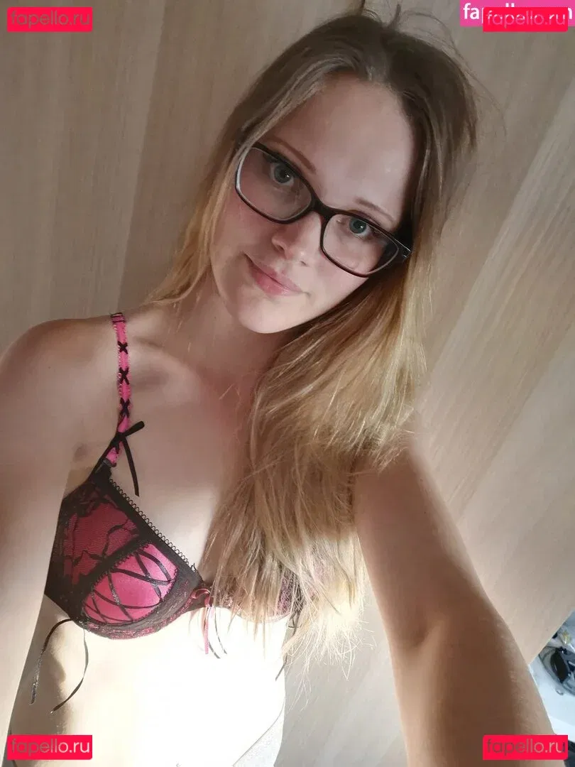 Bella Klein Onlyfans Photo Gallery 