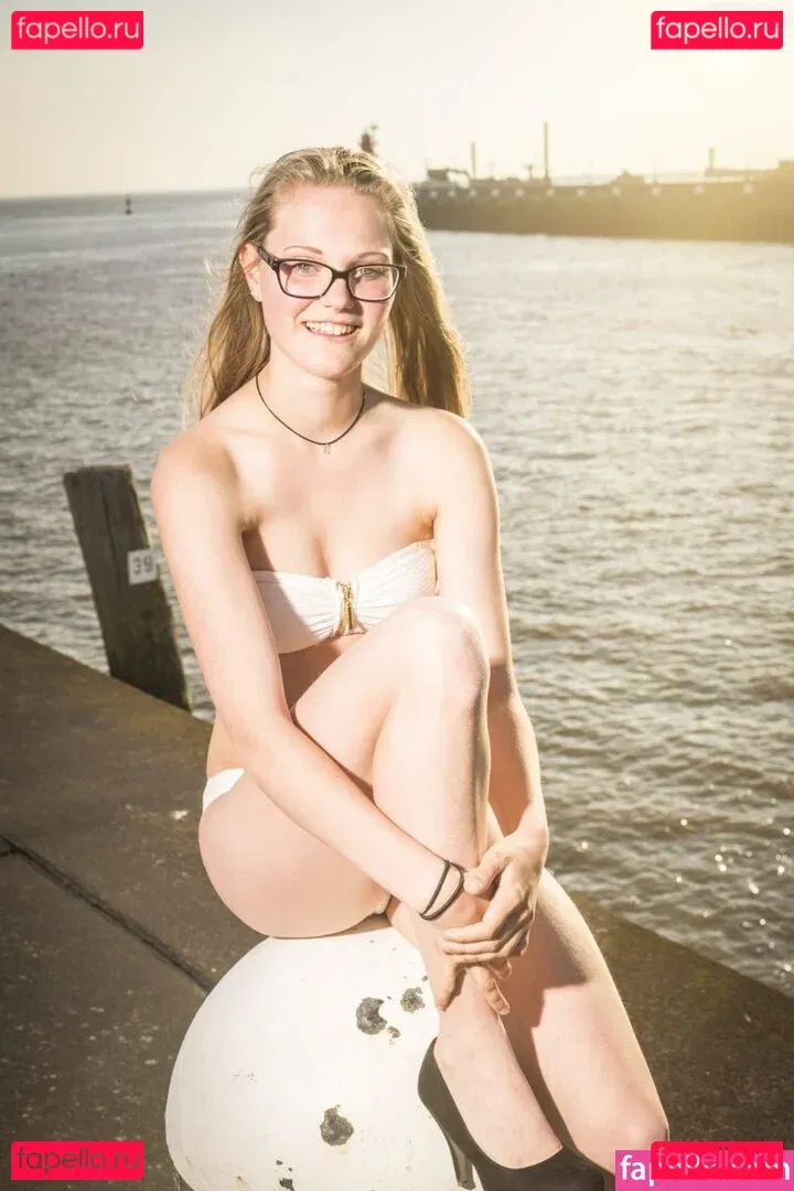 Bella Klein Onlyfans Photo Gallery 