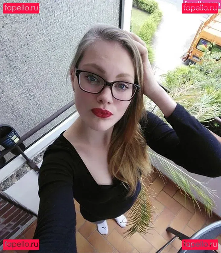 Bella Klein Onlyfans Photo Gallery 