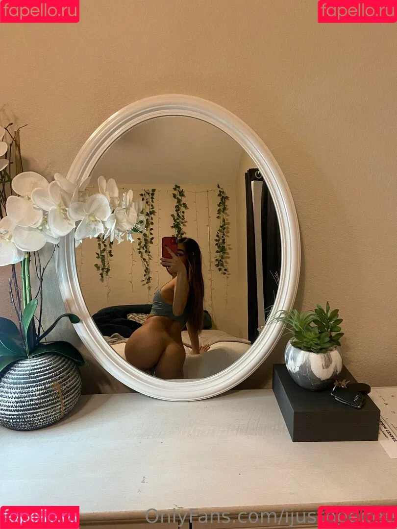 ijustneedee Onlyfans Photo Gallery 
