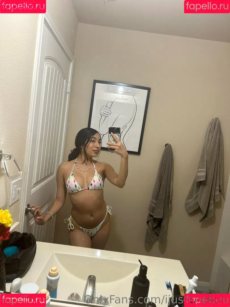 ijustneedee Onlyfans Photo Gallery 
