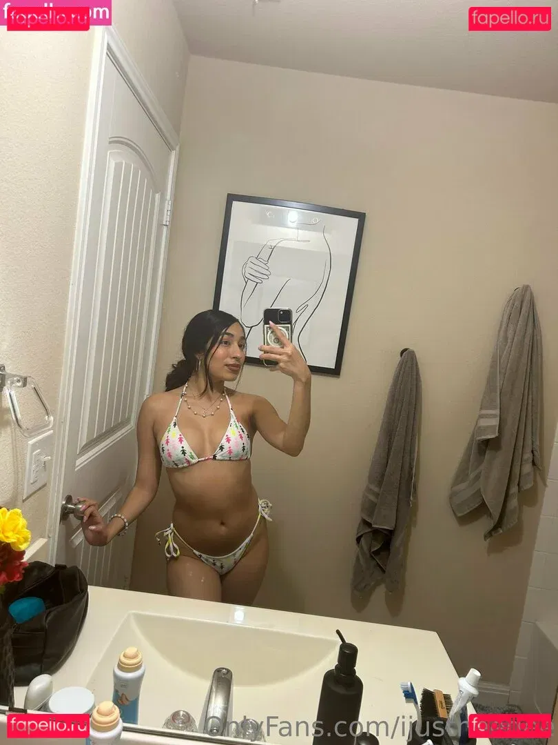 ijustneedee Onlyfans Photo Gallery 