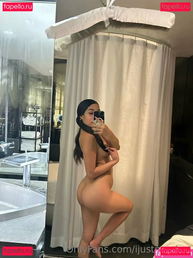 ijustneedee Onlyfans Photo Gallery 