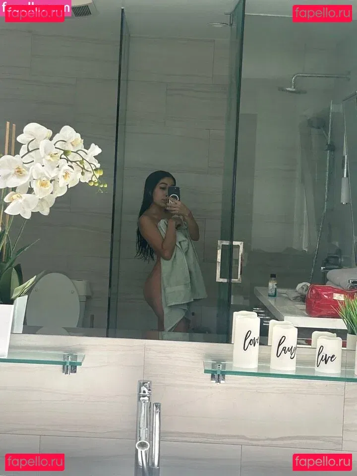 ijustneedee Onlyfans Photo Gallery 