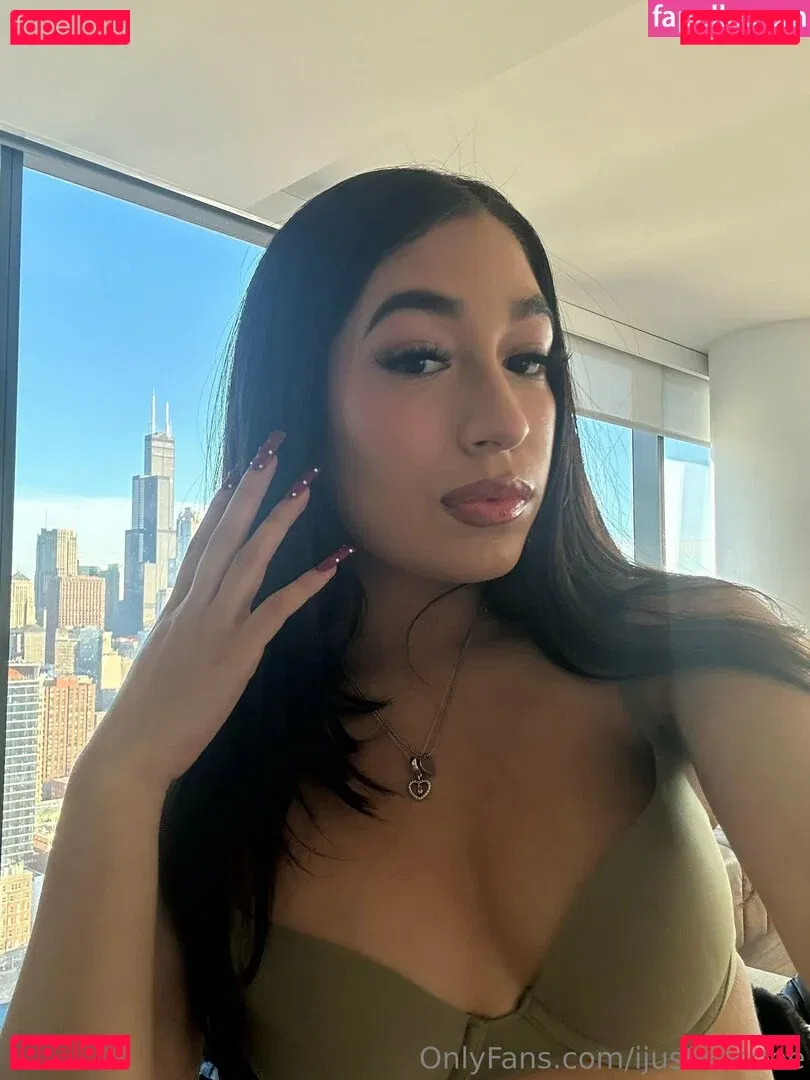 ijustneedee Onlyfans Photo Gallery 