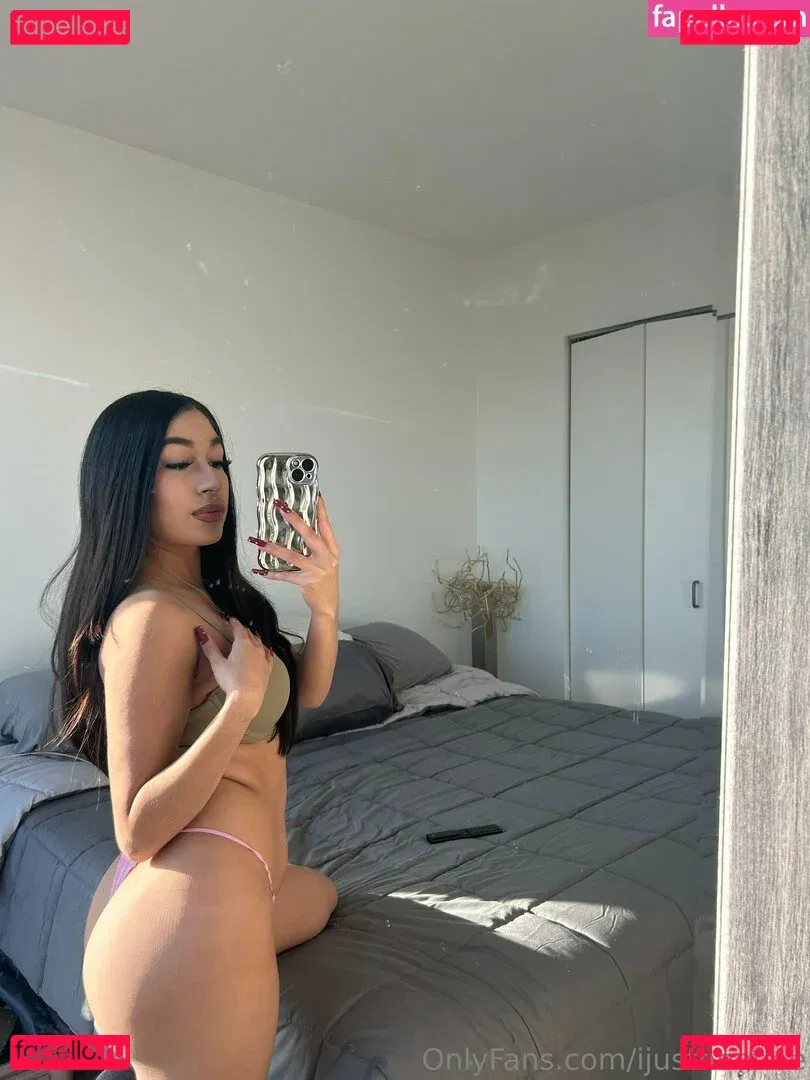 ijustneedee Onlyfans Photo Gallery 