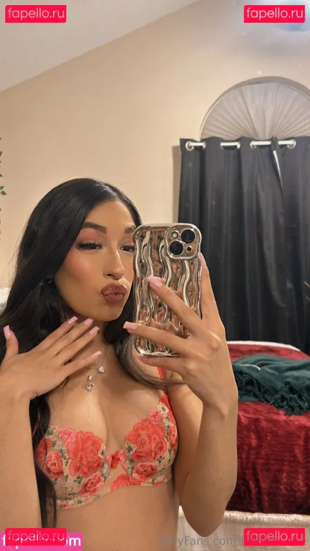 ijustneedee Onlyfans Photo Gallery 