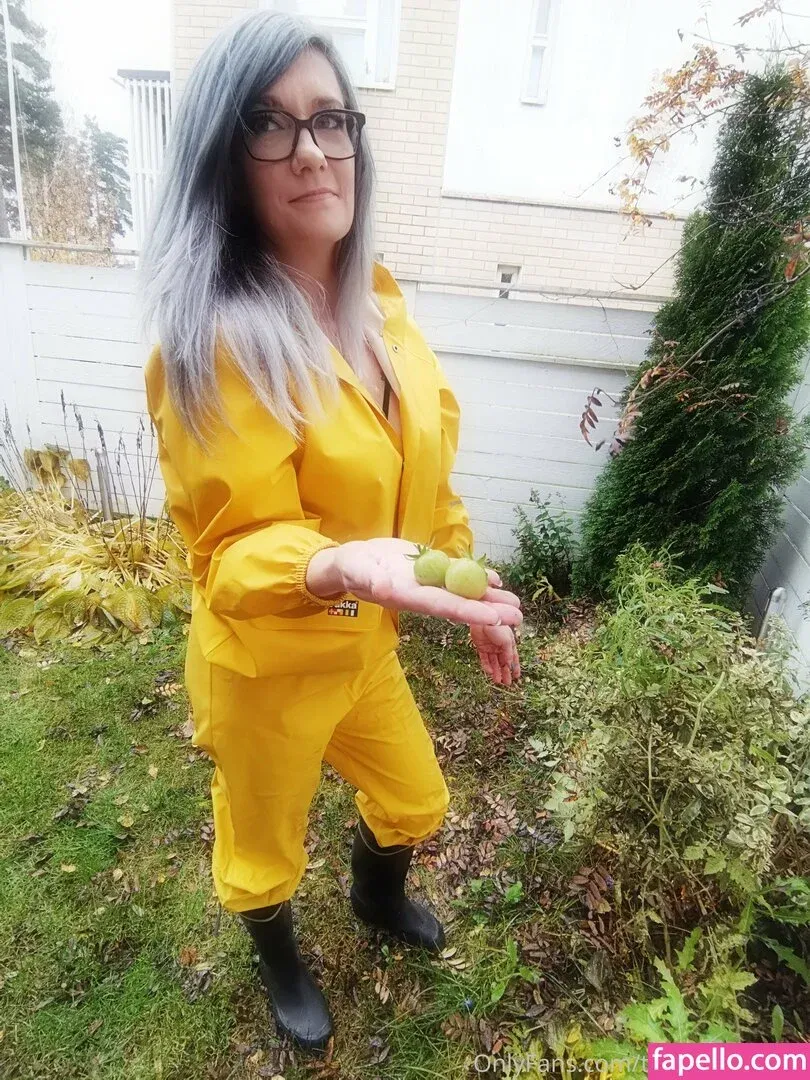 tuhmaasokeria Onlyfans Photo Gallery 