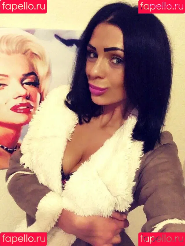 Iasmina Roxana Onlyfans Photo Gallery 