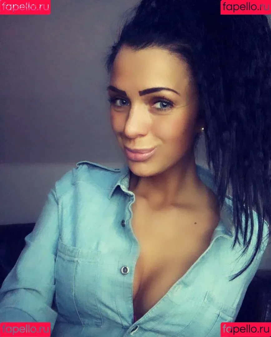 Iasmina Roxana Onlyfans Photo Gallery 