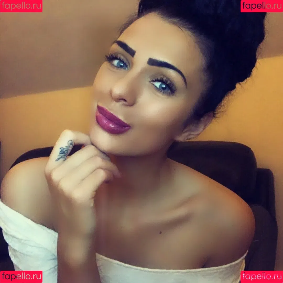 Iasmina Roxana Onlyfans Photo Gallery 
