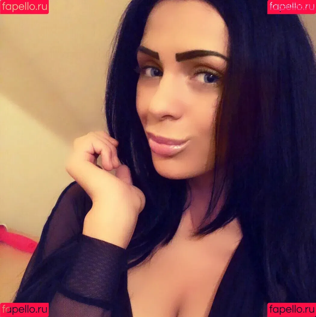 Iasmina Roxana Onlyfans Photo Gallery 