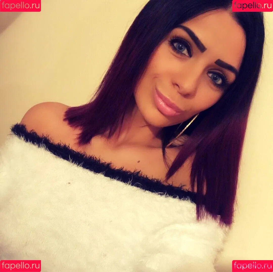 Iasmina Roxana Onlyfans Photo Gallery 