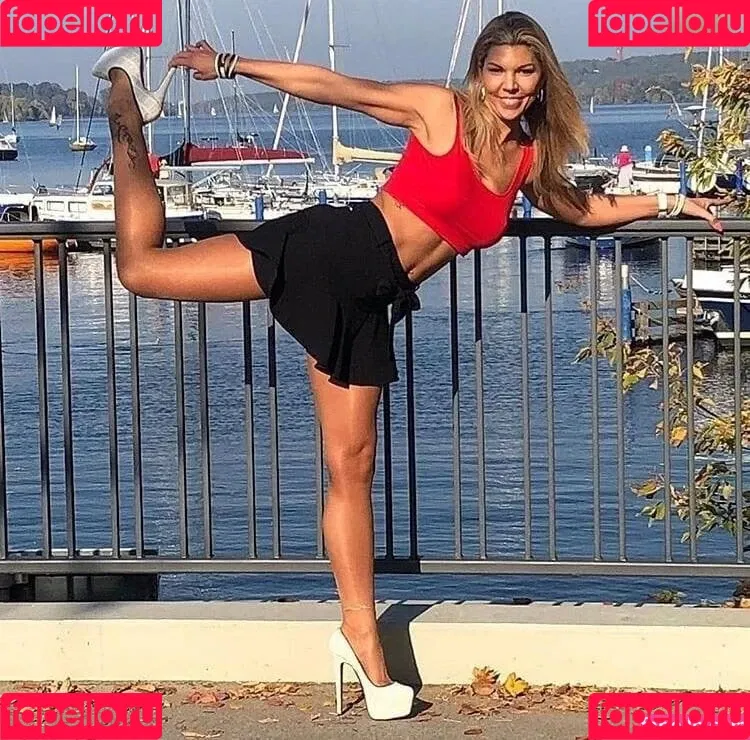 Tamia High Heels Onlyfans Photo Gallery 