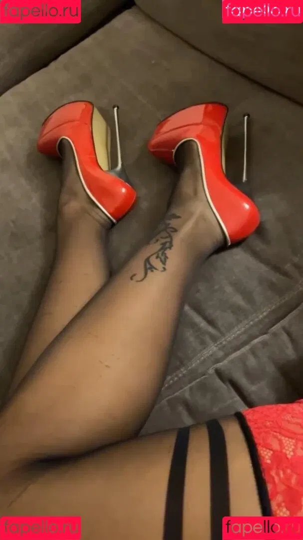 Tamia High Heels Onlyfans Photo Gallery 