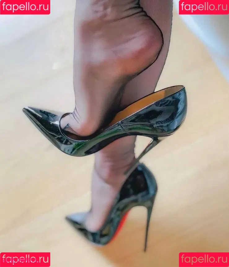Tamia High Heels Onlyfans Photo Gallery 