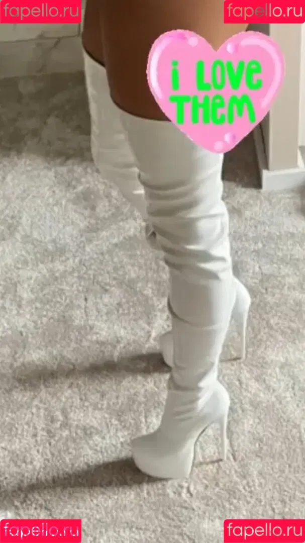 Tamia High Heels Onlyfans Photo Gallery 