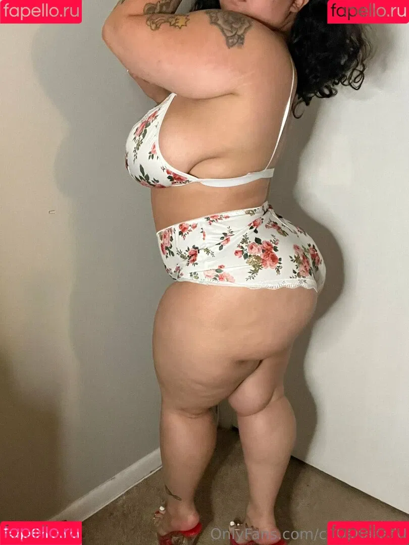 cubanaredd Onlyfans Photo Gallery 