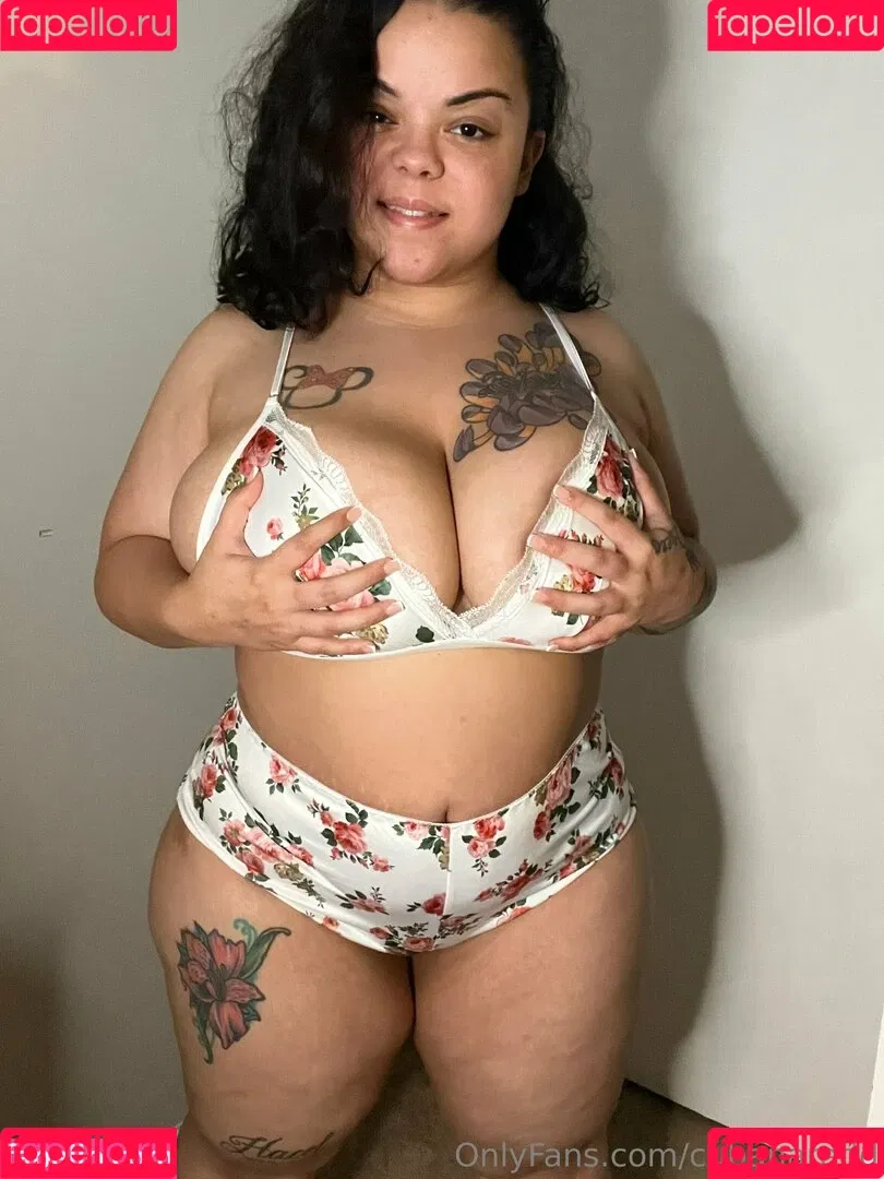 cubanaredd Onlyfans Photo Gallery 
