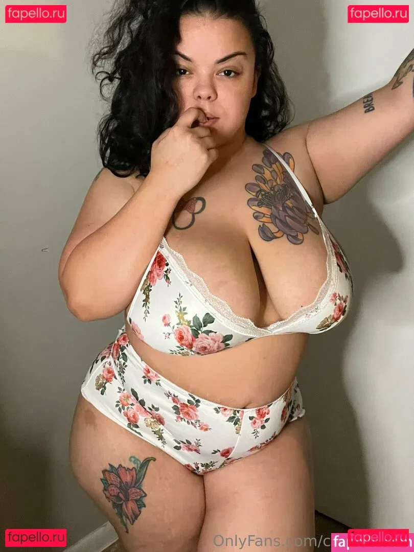 cubanaredd Onlyfans Photo Gallery 