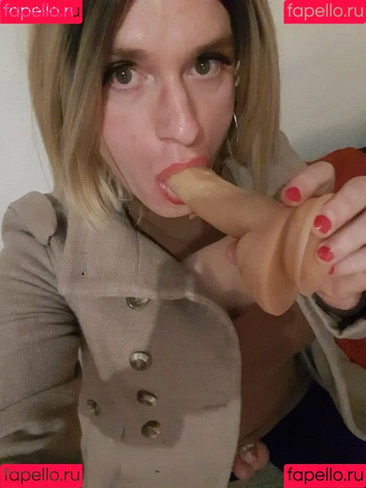 SissyKaya Onlyfans Photo Gallery 