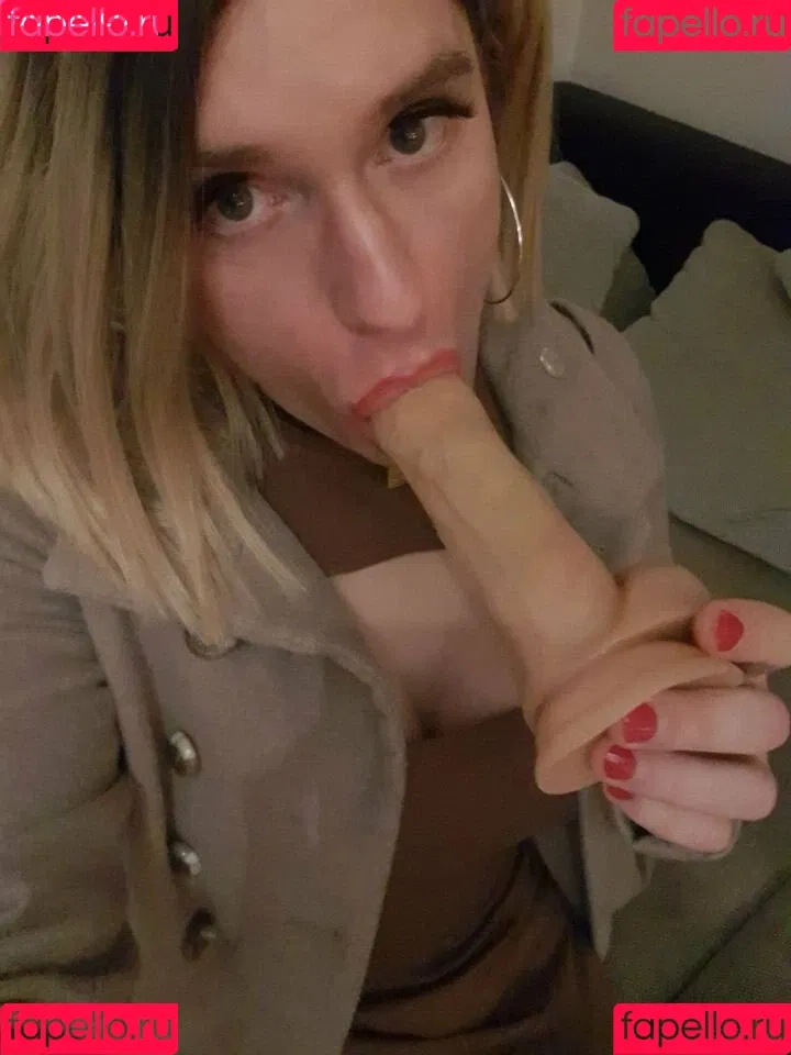 SissyKaya Onlyfans Photo Gallery 