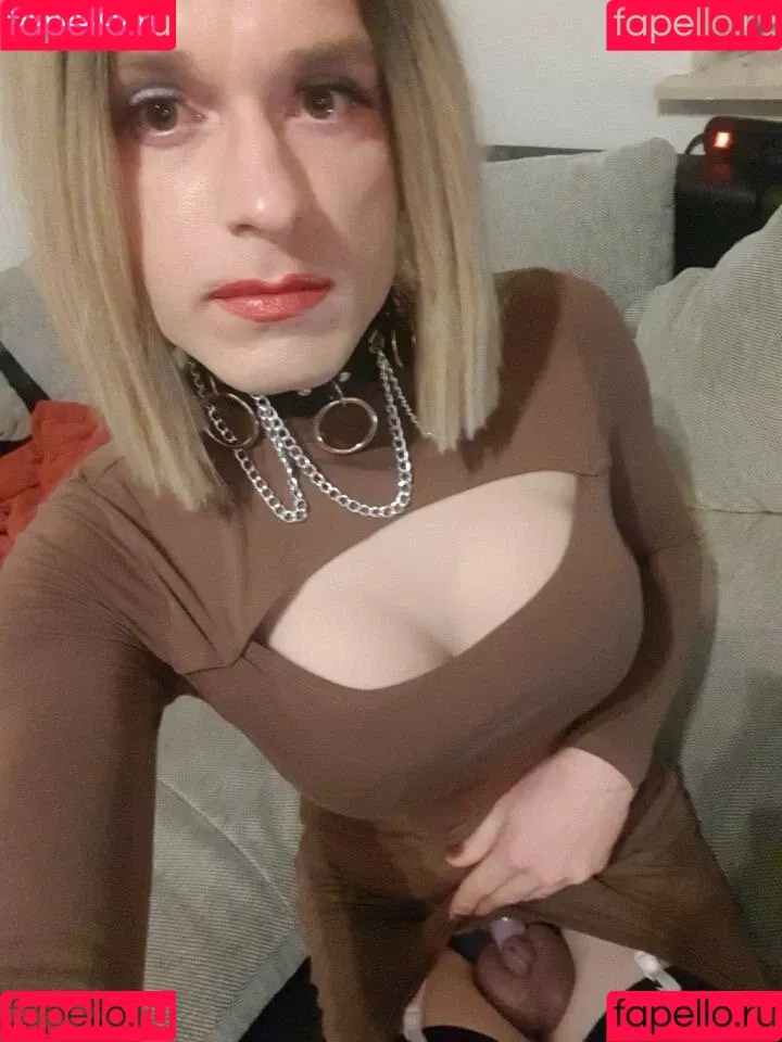 SissyKaya Onlyfans Photo Gallery 