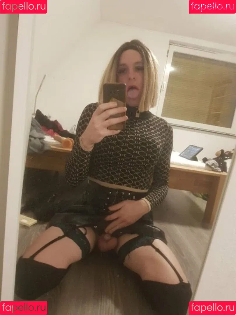 SissyKaya Onlyfans Photo Gallery 