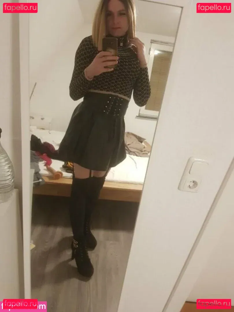 SissyKaya Onlyfans Photo Gallery 