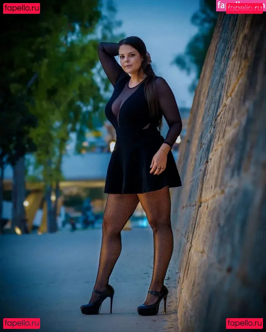 Lea Lovebird Onlyfans Photo Gallery 