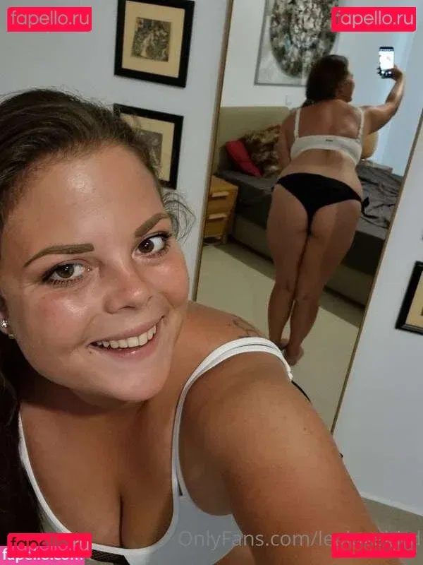 Lea Lovebird Onlyfans Photo Gallery 