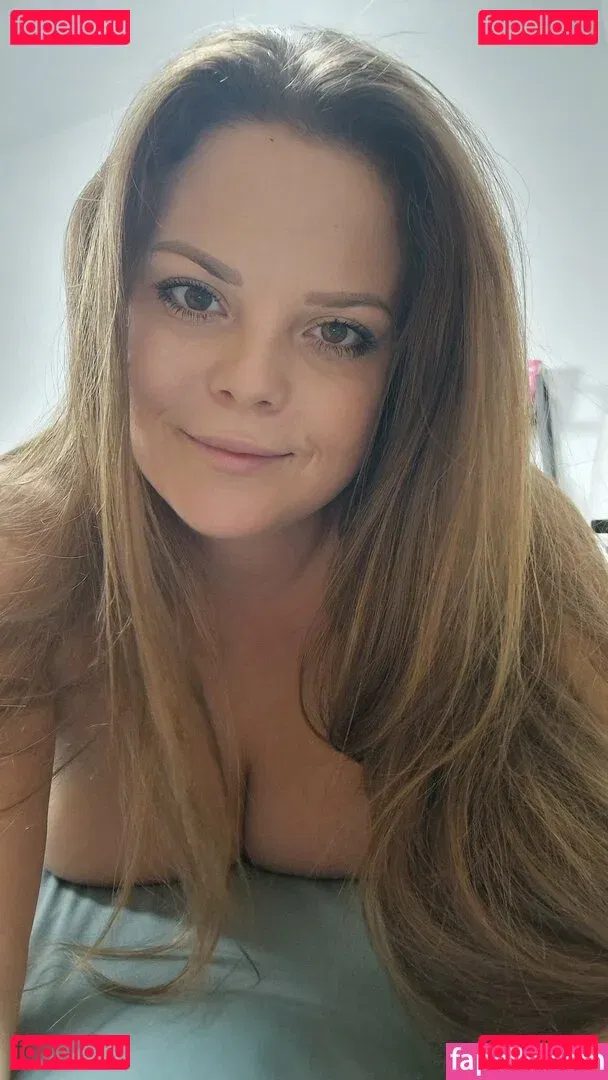 Lea Lovebird Onlyfans Photo Gallery 