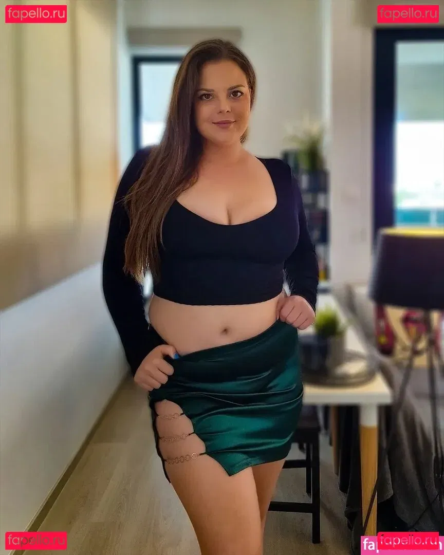 Lea Lovebird Onlyfans Photo Gallery 