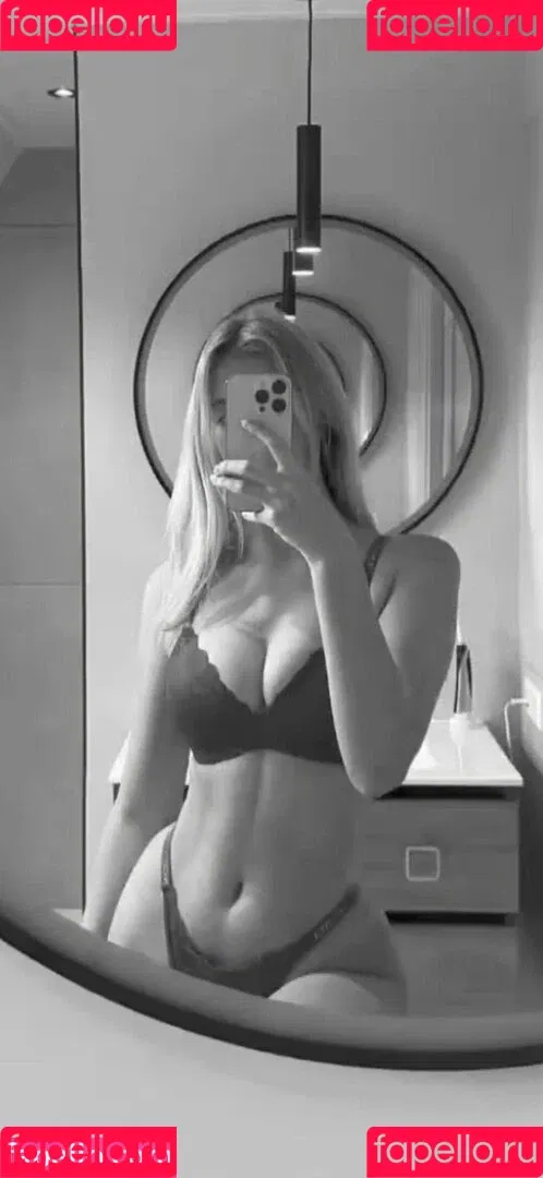 Noa Maureen Onlyfans Photo Gallery 