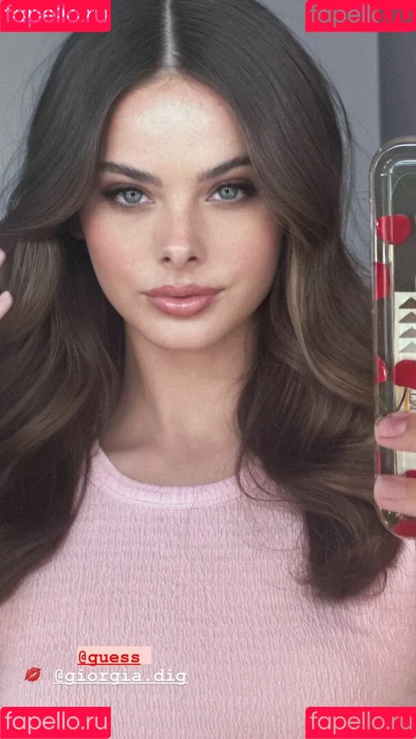 Meika Woollard Onlyfans Photo Gallery 
