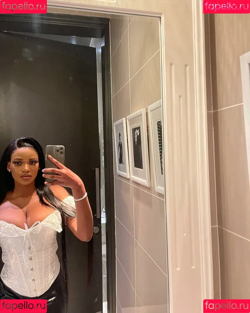 Antoinette Onlyfans Photo Gallery 