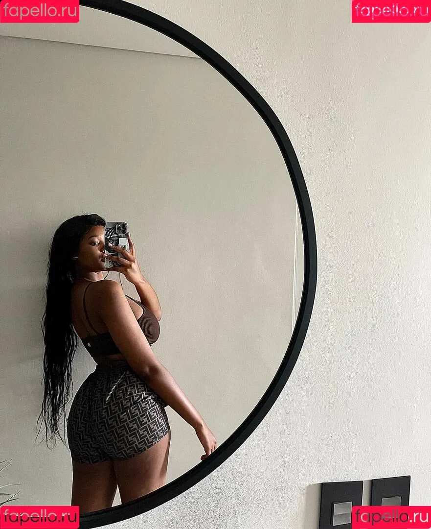 Antoinette Onlyfans Photo Gallery 