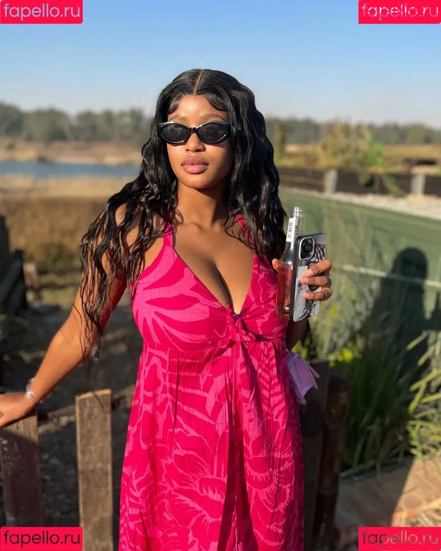 Antoinette Onlyfans Photo Gallery 