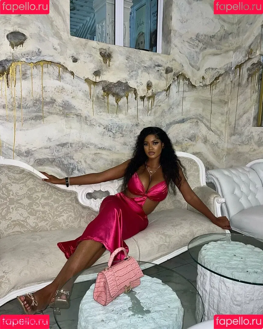 Antoinette Onlyfans Photo Gallery 