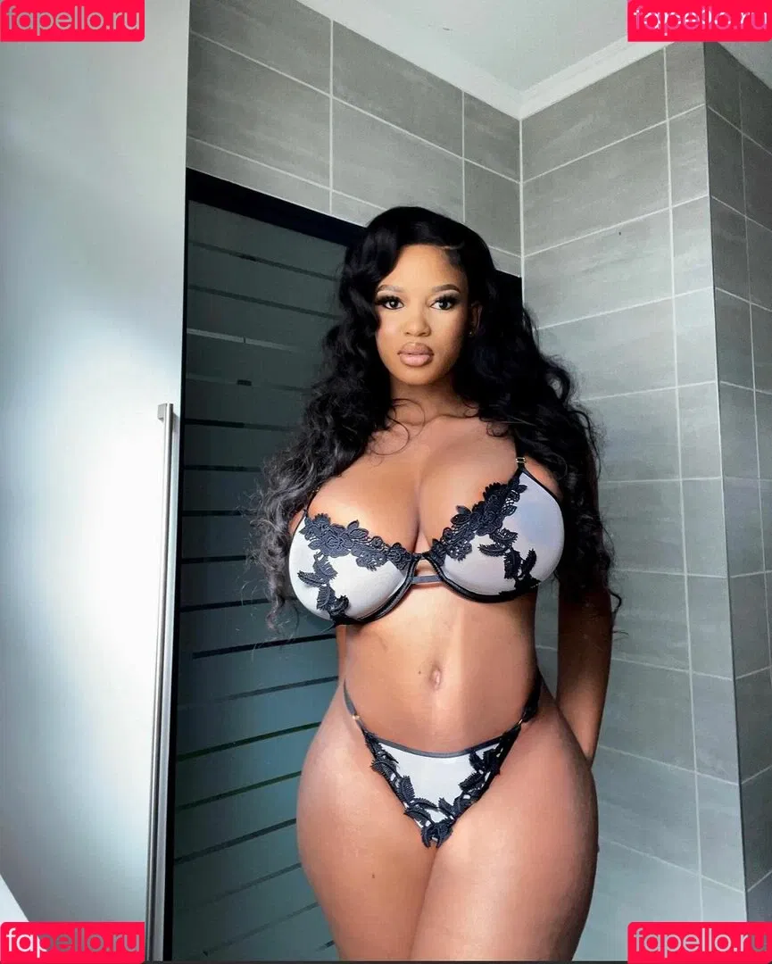Antoinette Onlyfans Photo Gallery 