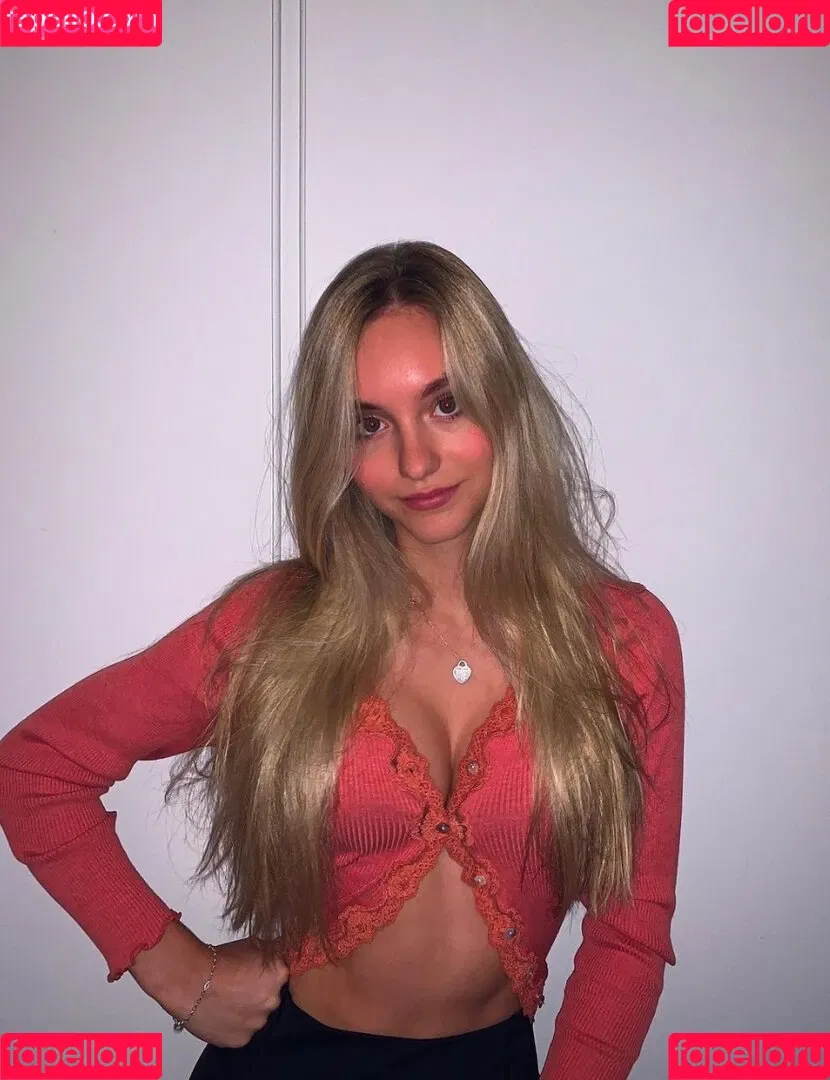 Zarah Ellen Onlyfans Photo Gallery 