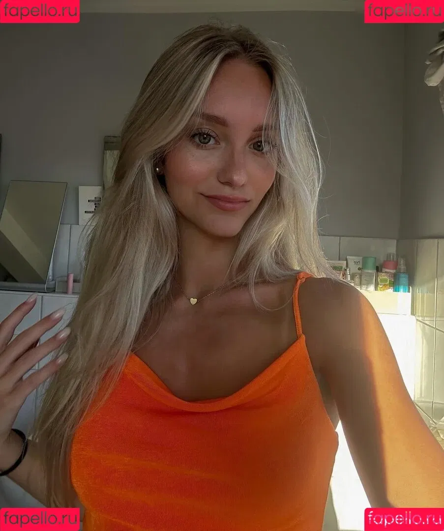 Zarah Ellen Onlyfans Photo Gallery 