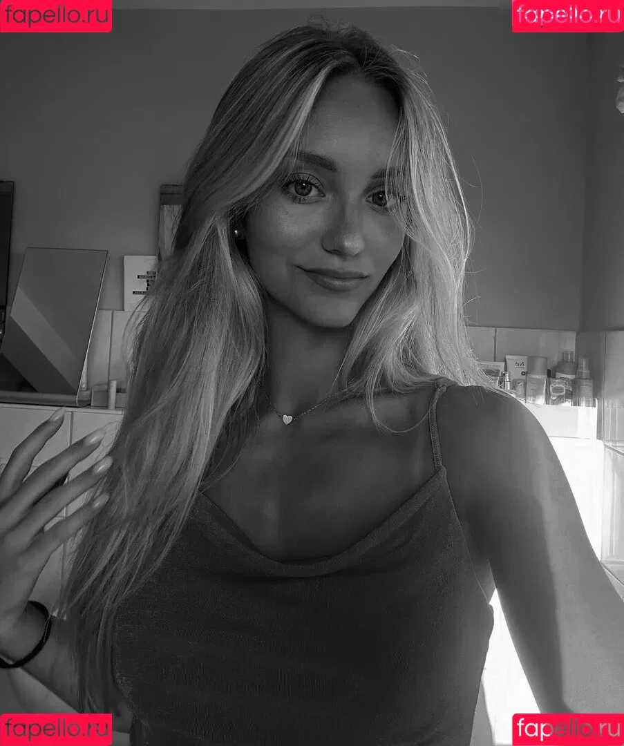 Zarah Ellen Onlyfans Photo Gallery 
